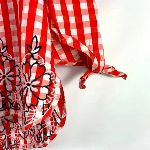 Crown and Ivy off shoulder PXL embroidered top - Picture 3 of 6